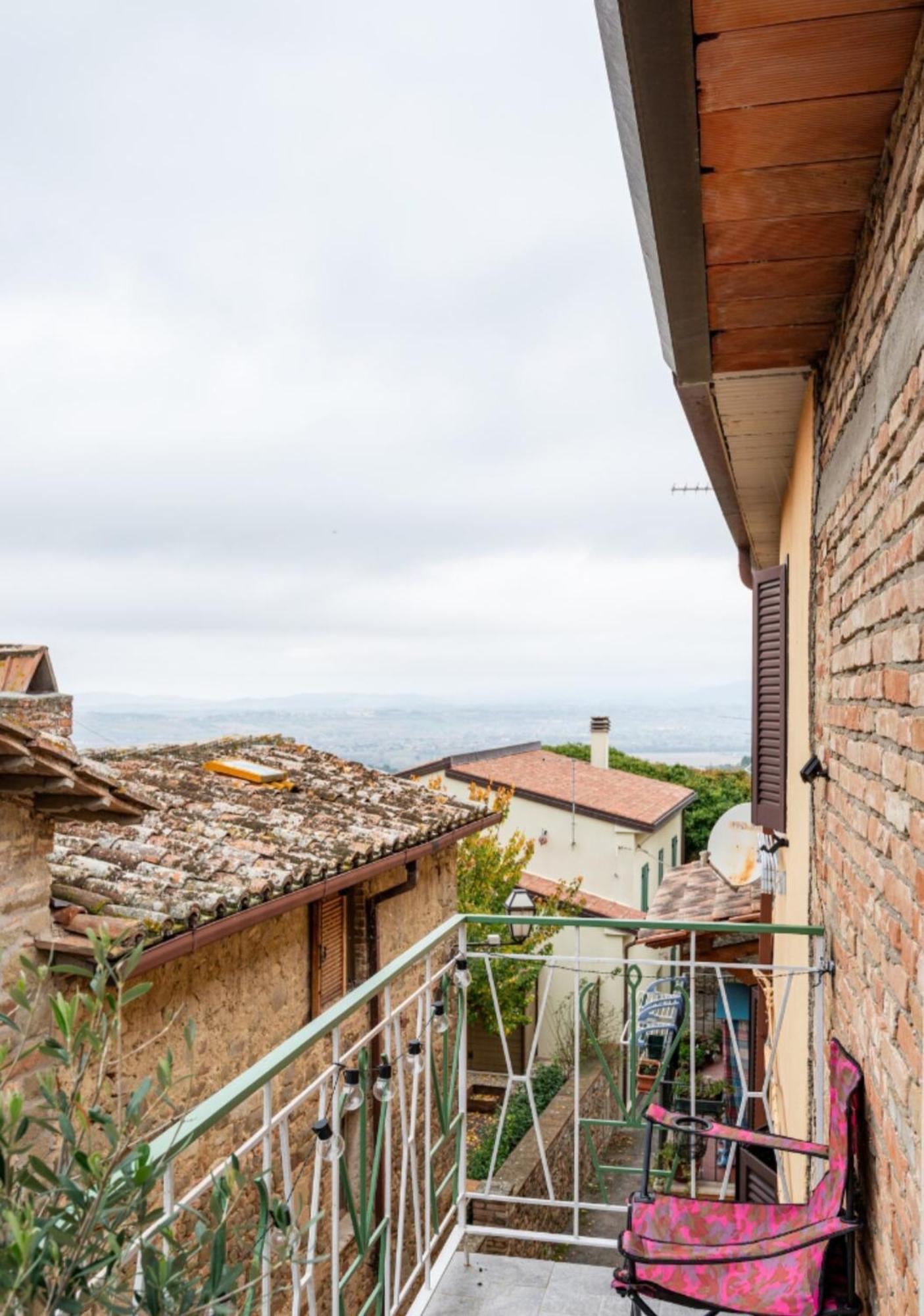 Casa Il Sole, Vicino Deruta Assisi Perugia Monte Falco Exterior photo